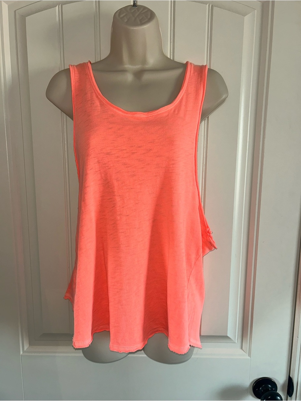 NWT Hello Nite Neon Coral Women’s Scoop Neck Tank Top Muscle Workout Tank Sz S